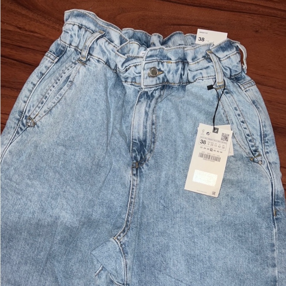 Zara High Rise, High Waisted Baggy Fit Paperbag Jeans 6 - Picture 3 of 8